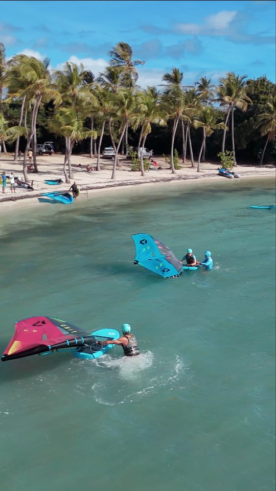 Sweet dreams are made of this ... 🏝️
Qui aurait cru que voler au dessus de l'eau deviendrait une réalité ?
Entouré d'un décor de carte postale.. le wingfoil c'est bien plus qu'un sport, c'est une expérience, liberté, glisse, sensations pures, porté par une communauté bienveillante 🫶
Toi aussi tu veux goûter à ce rêve ? Viens planer avec nous !
Foildream #wingfoilguadeloupe #sweetdreams #eurythmics #volersurleau #ridethedream #foillife #caribbeanVibes #guadeloupe
#