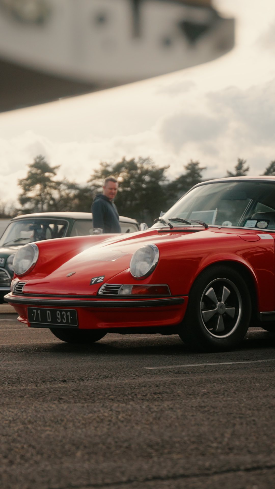 Bts capturing some carpark goodness 💨
.
.
#CarRally #ClassicCarRally #VintageVibes #BTSFilming #POVShots #OnSetVibes #FilmmakersView #BehindTheLens #RollingClassics #Porsche911 #ClassicPorsche #VintageBentley #BentleyClassics