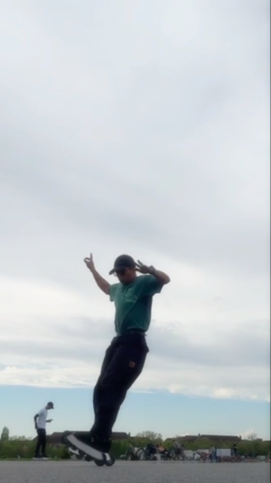 Just some weeks for the blast of @re.turn_berlin!
š„ @jule.mpoint
.
.
.
#inlineskatingberlin #wizardskating #returnberlin #rollerblading