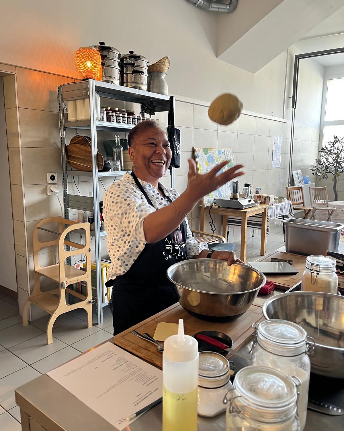 Passe un moment complice en cuisine avec nous ! ✨
Au programme, recettes, anecdotes, savoirs faire, bonne humeur et gourmandise !
Viens végétaliser ton assiette avec nous, atelier privé des 4 participants. Atelier conçu sur mesure selon vos envies !
DM ou par mail auxcomplices@gmail.com
Bon dimanche 🌞