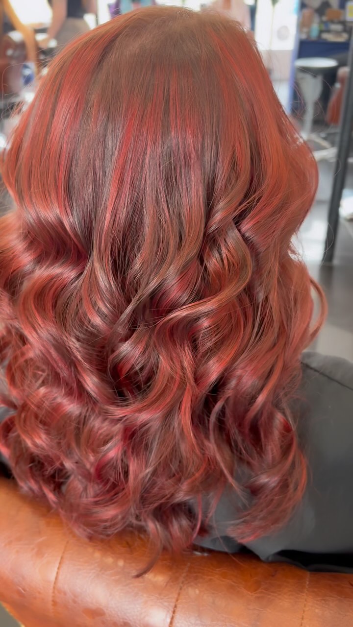 Mahogany / Rouge Balayage ♥️
#bournemouth #dorset #hair #hairsalon #westbourne #hairgoals #hairlove #balayage