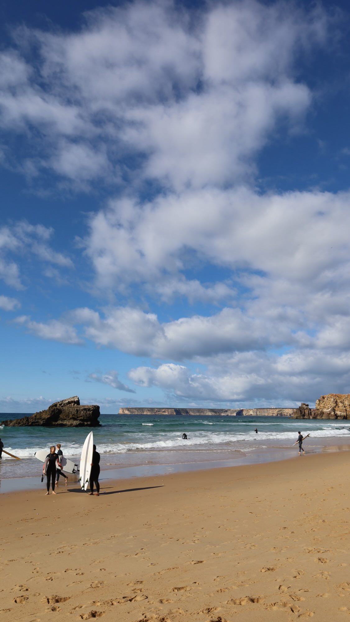 When it’s rainy we dream of a sunny holiday.
A few captions from a recent trip to the Algarve🏝️
Manifesting that I will live here someday!
#portugal #sagres #travel #vegantraveller #algarve