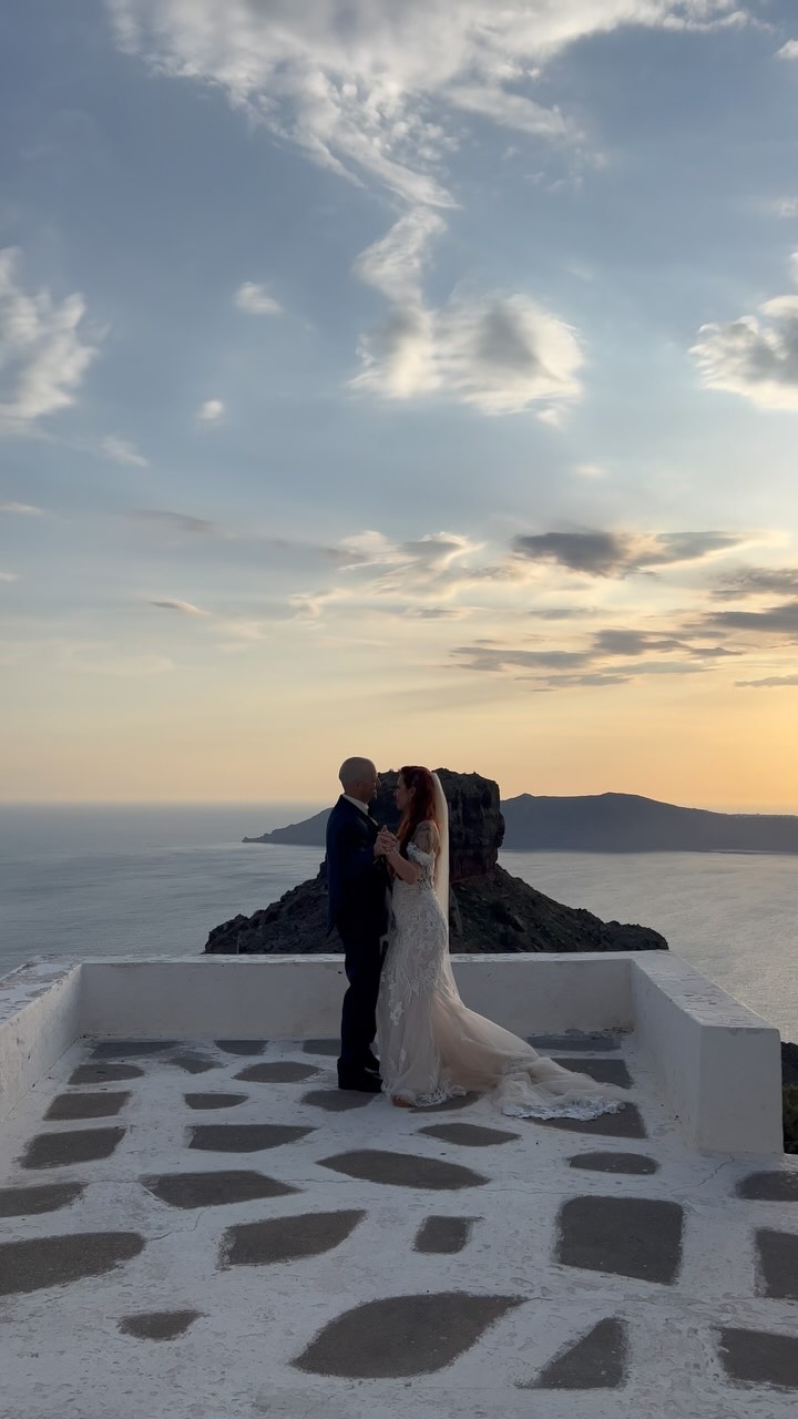 « Under an April sky full of stars, love aligned and destiny danced. Our celestial-themed wedding made dreams shine brighter than ever. Here’s to forever written in the stars! »