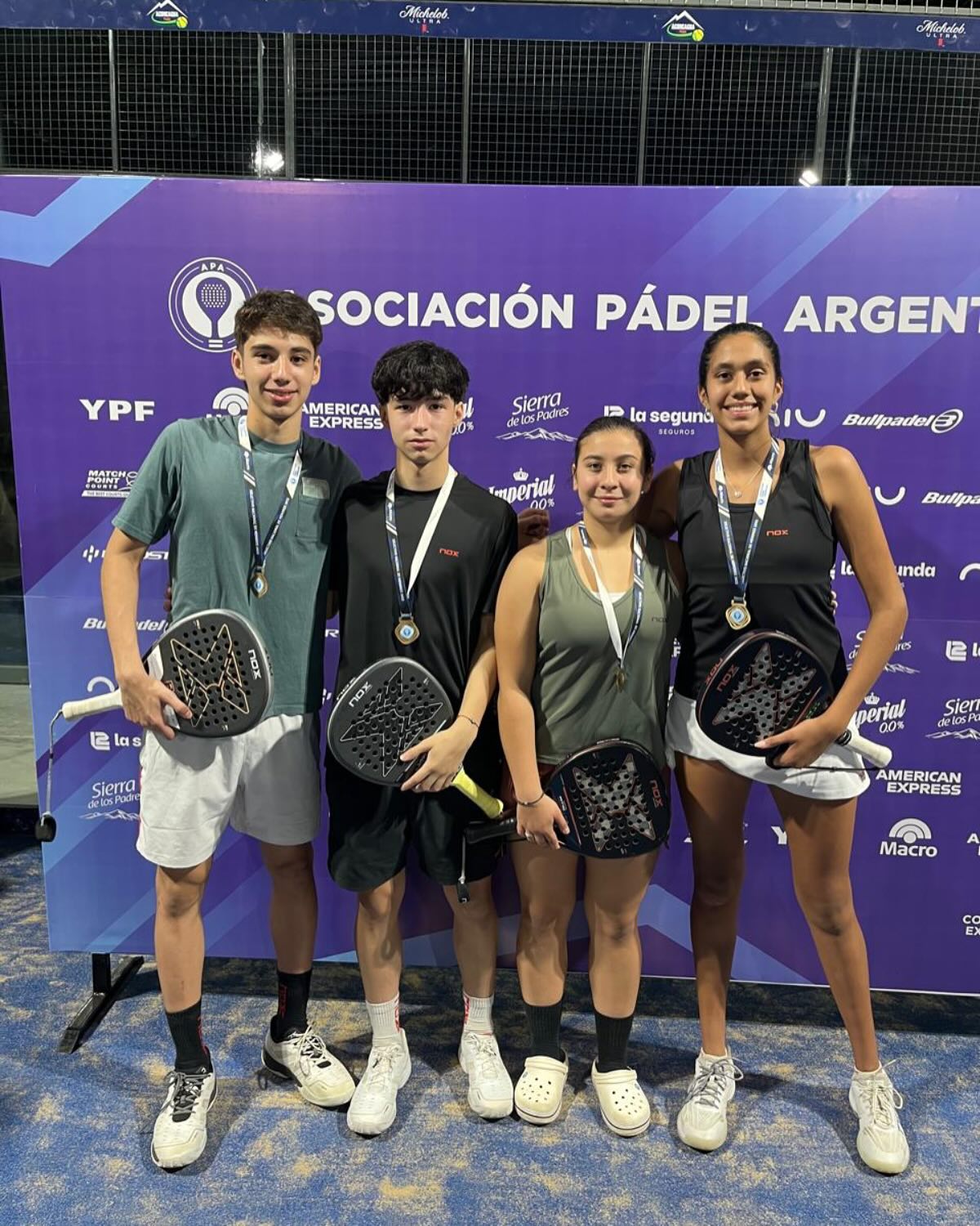 Este fin de semana la #NFA se lució en el selectivo de menores de la @padel_apa 🇦🇷
Un fuerte aplauso para ⬇️
🥇 @francesca_floriani, campeona Sub18
🥇 @valencilli__ y @jeremiaspucheta_1, campeones Sub16
🥇 @_zoe_benitez_, campeona Sub 16
Seguimos👏🏻