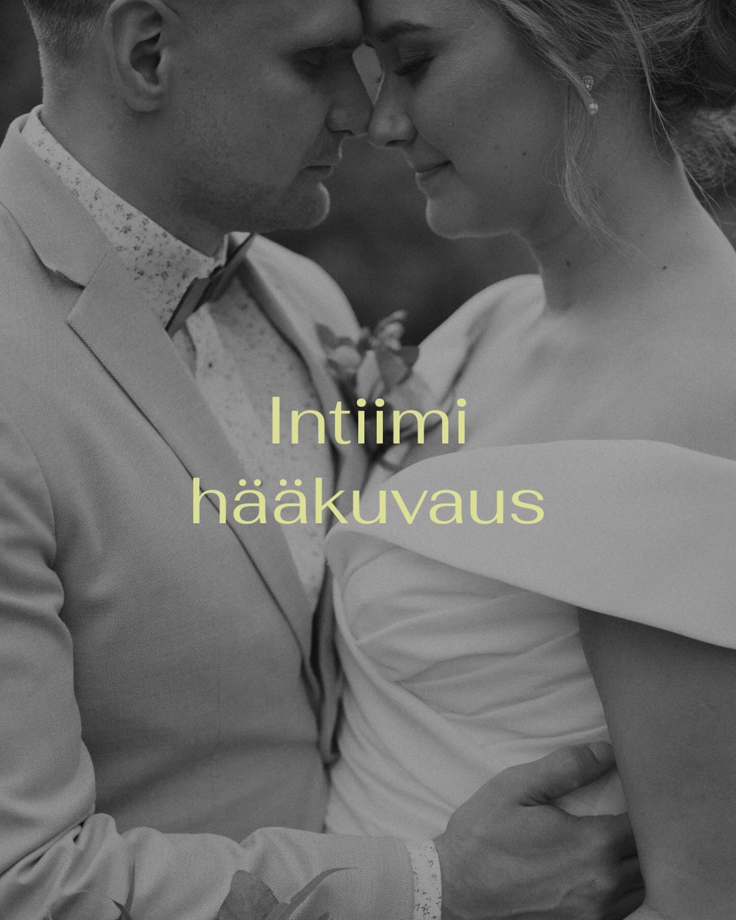 Intiimi hääkuvaus — oisko tää just teille? 👋🏻
Oon aiemmin tarjonnut hääsesongin aikana lauantaipäiville vähintään 8 tunnin dokumentaarisia hääkuvauksia. Nyt siihen on tullut muutos! 👇🏻
Oon pitkään haaveillut, että saisin kuvata intiimejä, pienimuotoisia häitä. Tässä omassa elämäntilanteessa lyhyemmät hääkuvaukset sopivat mulle ja meidän perheelle paremmin, joten tää on nyt täydellinen hetki alkaa toteuttamaan näitä lyhyempiä hääkuvauksia.
Intiimi hääkuvaus on suunniteltu hääpareille, joille koko päivän dokumentaarinen hääkuvaus ei tunnu omalta. Tämä kuvaus on teille, jotka haluatte ikuistaa osan päivästä dokumentaariseen tyyliin. Teille, joiden voi olla vaikeaa löytää kesälauantaille kuvaajaa toteuttamaan lyhyempää kuvausta. Tai teille, jotka juhlistatte rakkauttanne arkena.
Intiimi hääkuvaus voi olla pelkkä potrettikuvaus tai potrettien lisäksi sisältää vihkikuvauksen. Se sopii erityisen hyvin pienempiin juhliin, kuten maistraattivihkimiseen, mutta miksei myös vähän isompiin juhliin.
Jos teillä on toiveissa lyhyempi hääkuvaus tulevalle kesälle tai vaikka ensi vuodelle, hit me up! 🥰🧡
Toteutan näitä hääkuvauksia Salon ja Turun seudulla, mutta kysy rohkeasti mikäli toivot mua kuvaamaan häitä jonnekin kauemmas!
#hääkuvaus #hääkuvaaja #hääkuvaajat #hääkuvaajatsuomi #hääkuvaajatsuomessa #hääpotretitsalo #hääpotretitturku #vihkikuvausturku #hääkuvaussalo #hääkuvaajasalo #hääkuvaajaturku #valokuvaajaturku #valokuvaajasalo #mathildedal #teijo #salo #hääpotretit #hääinspiraatio #riikkaliljaphotography