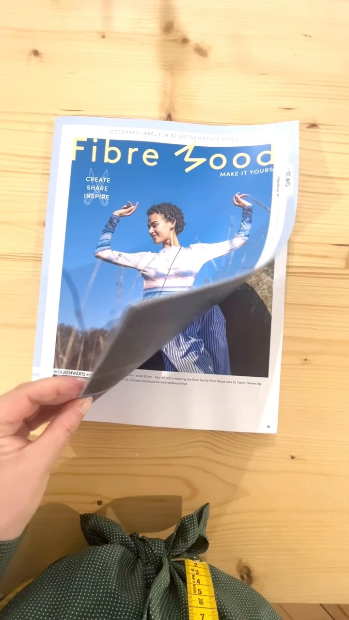 🌼🌷Das neue *Fibre Mood* ist da! 🌷🌼 Diese und viele weitere Ausgaben findest du im Atelier. 🙌🏼🫶🏼 Komm vorbei und finde den passenden Schnitt für dein selbstgenühtes Sommerprojekt.
🐱👗🪡Nicht nur tolle Schnittmustern - auch die passenden Stoffe findest du hier 🥰 Bei Fragen berate ich dich gerne. 🙋🏻♀️ Freu mich auf deinen Besuch. 🩵