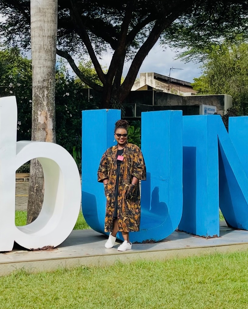 This photo is the ‘I was here’ version of the UN complex in Nairobi and I was not to be left out. If you’ve been to the complex and you’ve walked past it, it sorta calls out to you and whispers ‘you MUST take a photo with me’ so we did.
Anyways, I was here courtesy of the Colombian Embassy in Nairobi and UNON for an event on the United Nations Spanish Language Day hosted by H.E. Dr. Pedro León Cortés Ruiz Ambassador of the Republic of Colombia in Kenya 🇰🇪.
Did you know Equatorial Guinea is the only Spanish speaking country in the continent?
There was a Kenyan Spanish speaking panel which was interesting to listen to. They had a conversation around how learning Spanish brought them close to Spanish cultures and it got me thinking about what Ngugi wa Thiong’o opined about language not only being a means of communication but also a carrier of culture. And how true!
#spanishdays #unon #colombianembassy #southsouthconnect