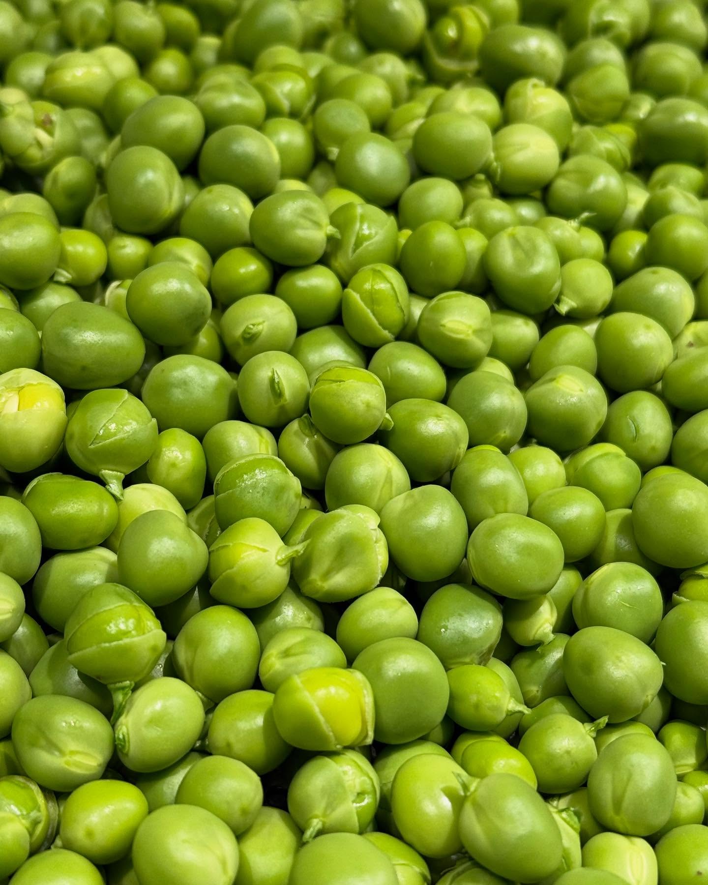 … Le printemps s’invite en cuisine.🫛Des produits frais, bruts, sublimés avec justesse. La saison, c’est maintenant !
#byjoytraiteur #printempsgourmand #cuisinedesaison #produitsfrais #catering #traiteurgastronomique #inspirationcuisine #artculinaire #traiteur #byjoy #traiteursainttropez #traiteursttropez #sainttropez #sttropez #frenchriviera #provence #event #traiteurevenementiel #traiteurmariage #traiteursurmesure