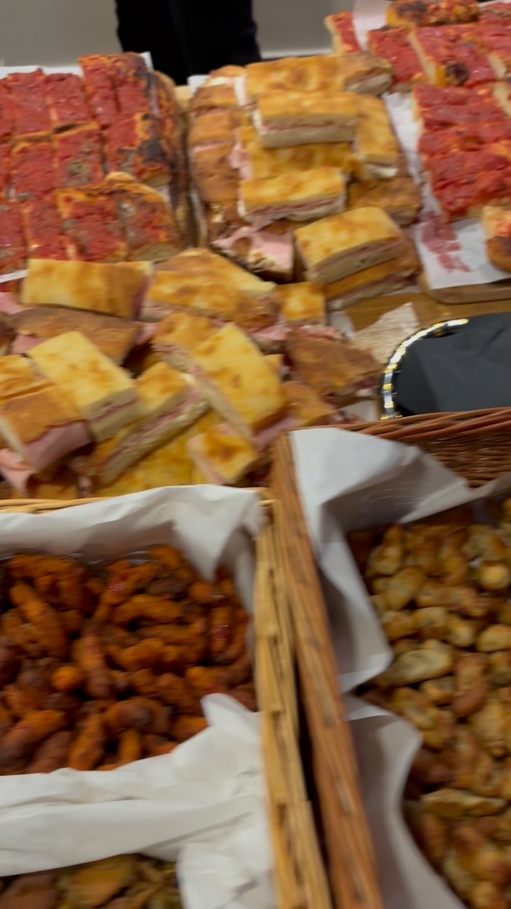 🎶✨ When the food looks this good, you know the vibes had to match. We brought the sound 🔊, @vitisvivendum brought the flavour 🍷🍝. Private event perfection at 70 Gloucester Road, South Kensington. 
From fresh burrata to house-made pasta and natural wines, Vitis Vivendum delivers an authentic Italian experience in the heart of London. 
Looking to elevate your next event? Let Sound_Plug handle the audio, so you can focus on the feast.
📍 70 Gloucester Road, London SW7 4QT 
#SoundPlugEvents #LondonPrivateEvents #SpeakerRentalLondon #VitisVivendum #ItalianVibes #EventAudioExperts #SouthKensingtonEats #LondonEventHire #NaturalWineLondon #BurrataAndBeats #EventProductionUK