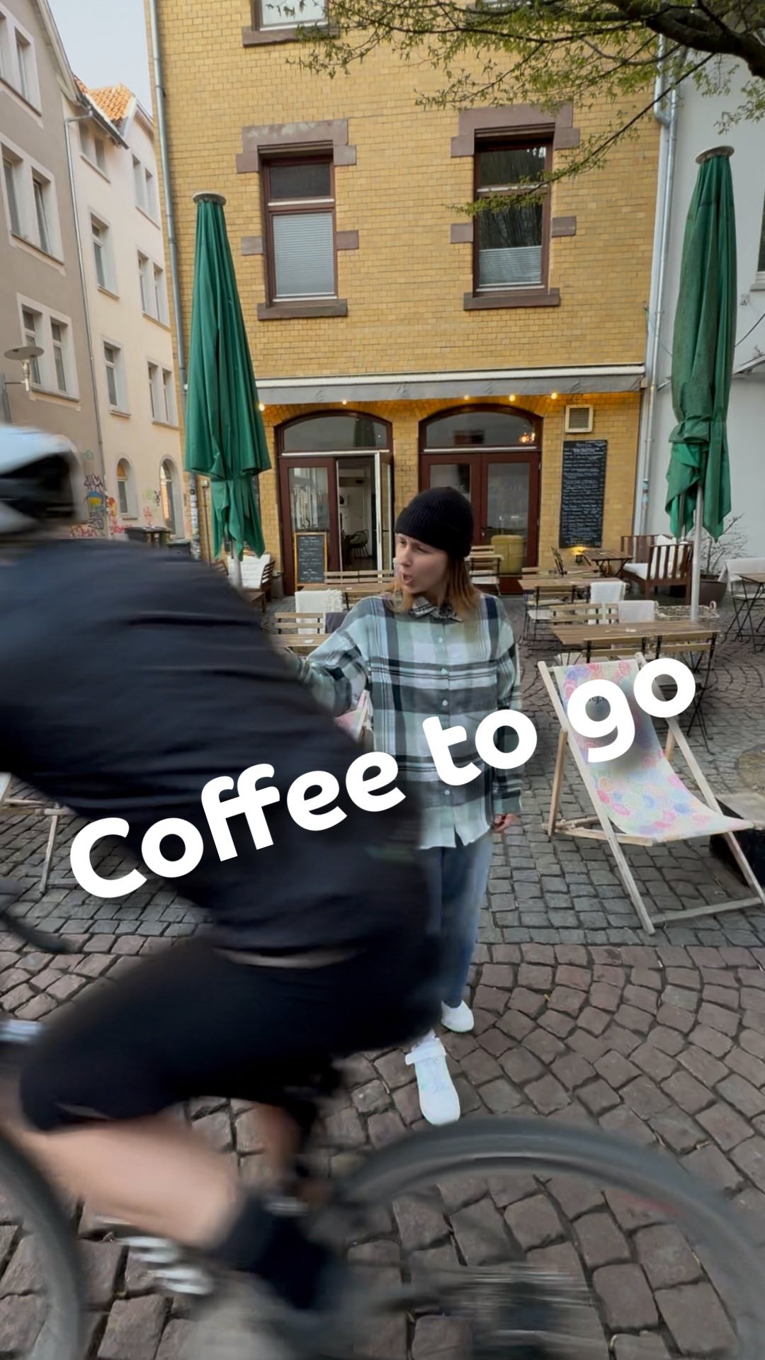 Coffee to go 🚀
Du brauchst ein Heißgetränk für unterwegs? Dann schnapp dir deinen Coffee to go – auch vom Rad aus kein Problem 😛
#pcafe #göttingen #coffeetogo #kaffeeliebe #rideandrefuel #kaffeekick