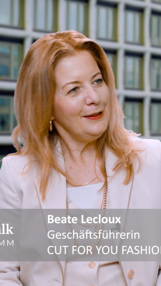 "Frau Lecloux, wie wichtig ist es, dass Maßschneider trotz 3-D-Bodyscanner über ein gutes Gespür für den Körperbau ihrer Kunden verfügen?" Beate Lecloux @beate.lecloux im Interview beim "Business Talk am Ku'damm". Herzlichen Dank auch an Chrissy Schulz schulzchrissy , die hochprofessionell und sympathisch durch das Gespräch führte! #beatelecloux #cutforyou #berlin #mitte #maßbekleidung #maßschneider #maßanzug #stil #mode #regierungsviertel #stilberatung #interview #businesstalk #tv