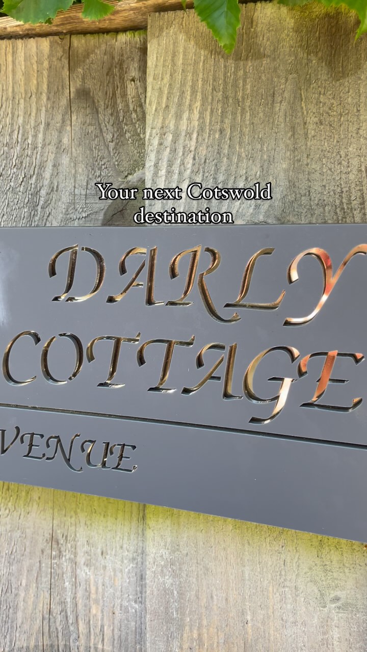Darly Cottage is truly a hidden gem in the heart of Bourton on the Water.
Here are the top 5 reasons to visit:
Scenic Beauty & the River Windrush
The tranquil river flows through the village center, crossed by charming low stone bridges—perfect for peaceful strolls and idyllic photos.
Quaint Architecture & Cotswold Charm
Honey-colored stone buildings, tea rooms, and traditional pubs give the village a timeless English countryside feel.
Model Village
This 1:9 scale replica of Bourton itself is a unique attraction where you can walk around and see a tiny version of the village—even with its own tiny model village inside.
Cotswold Motoring Museum
Great for all ages, this museum features vintage cars, motorcycles, toys, and the famous children’s character Brum.
Family-Friendly Activities
Birdland Park & Gardens, The Dragonfly Maze, and nearby walking trails make it ideal for families or nature lovers looking for a peaceful getaway