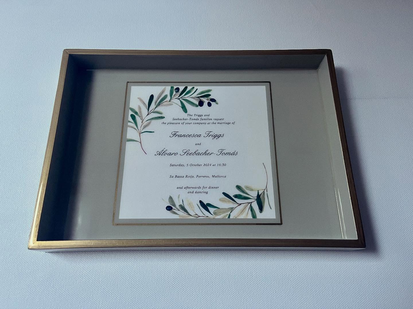 Here’s a trinket tray in Mizzle. A perfect keepsake gift for someone else or for yourself. Why have your lovely wedding invitation languishing in a drawer when you could have it on a tray to look at everyday. Check out the website to see all the trays we make.
.
.
.
#smallbusiness
#weddingtray
#weddingsuppliers
#weddinginspiration #weddinginvite
#weddinginvitation
#madeintheuk
#madeinengland
#weddingguest #interiors #interiorstyling #interiorinspo #tray #personalised #personalized #weddinglove #love #weddingideas #weddingdecor
#citywedding#countrywedding
#letterpressinvitations#coolbride
#londonwedding