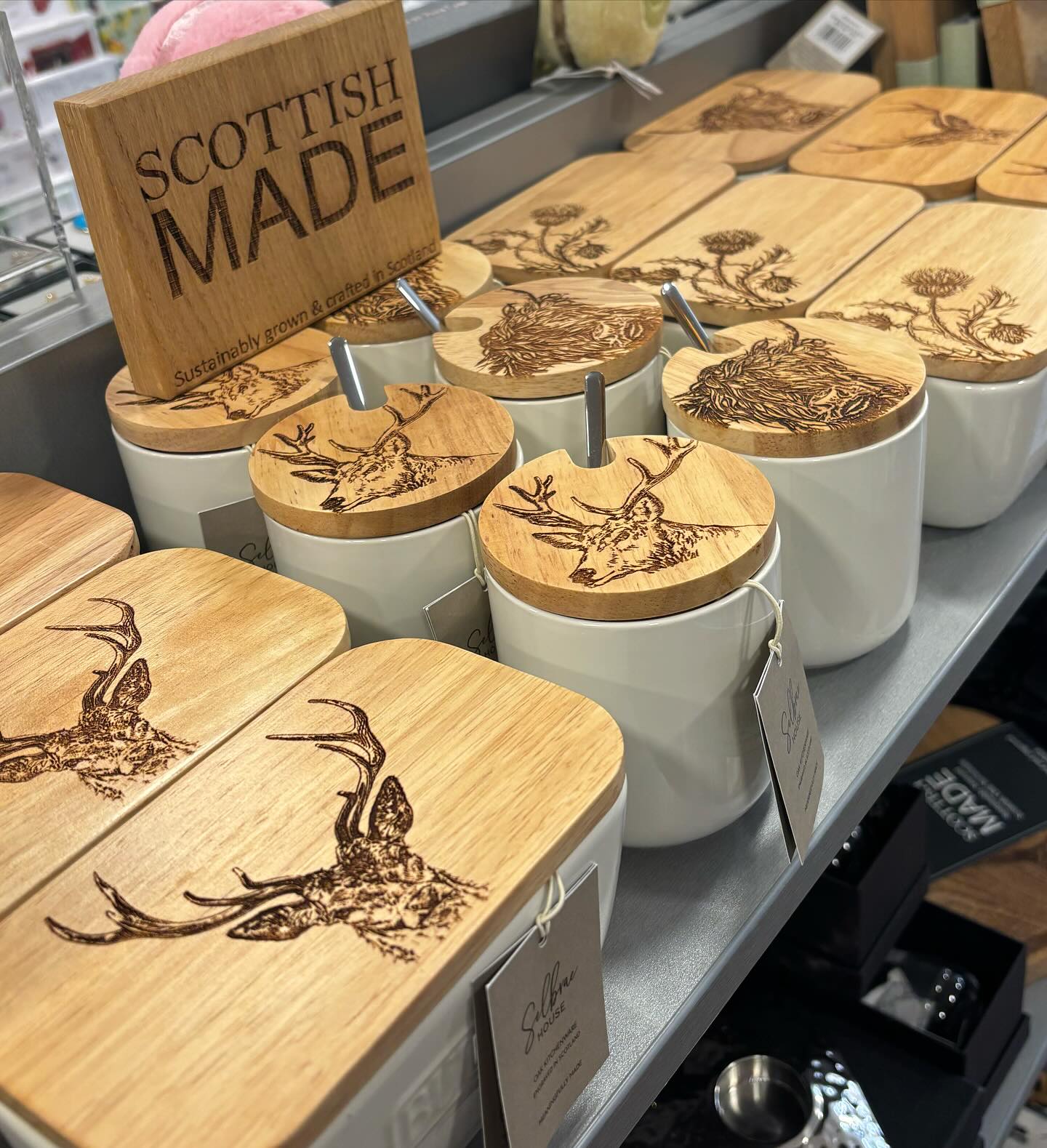 โญ๏ธ Step into Deeside Gifts, Ballater โญ๏ธ
Whether youโre visiting Ballater or lucky enough to call it home, pop into our modern and welcoming shop to explore a huge range of handpicked collection of high-quality gifts. Everything we stock is chosen with care, perfect for treating yourself or someone special.
โฐOpen Daily - come and say hello!