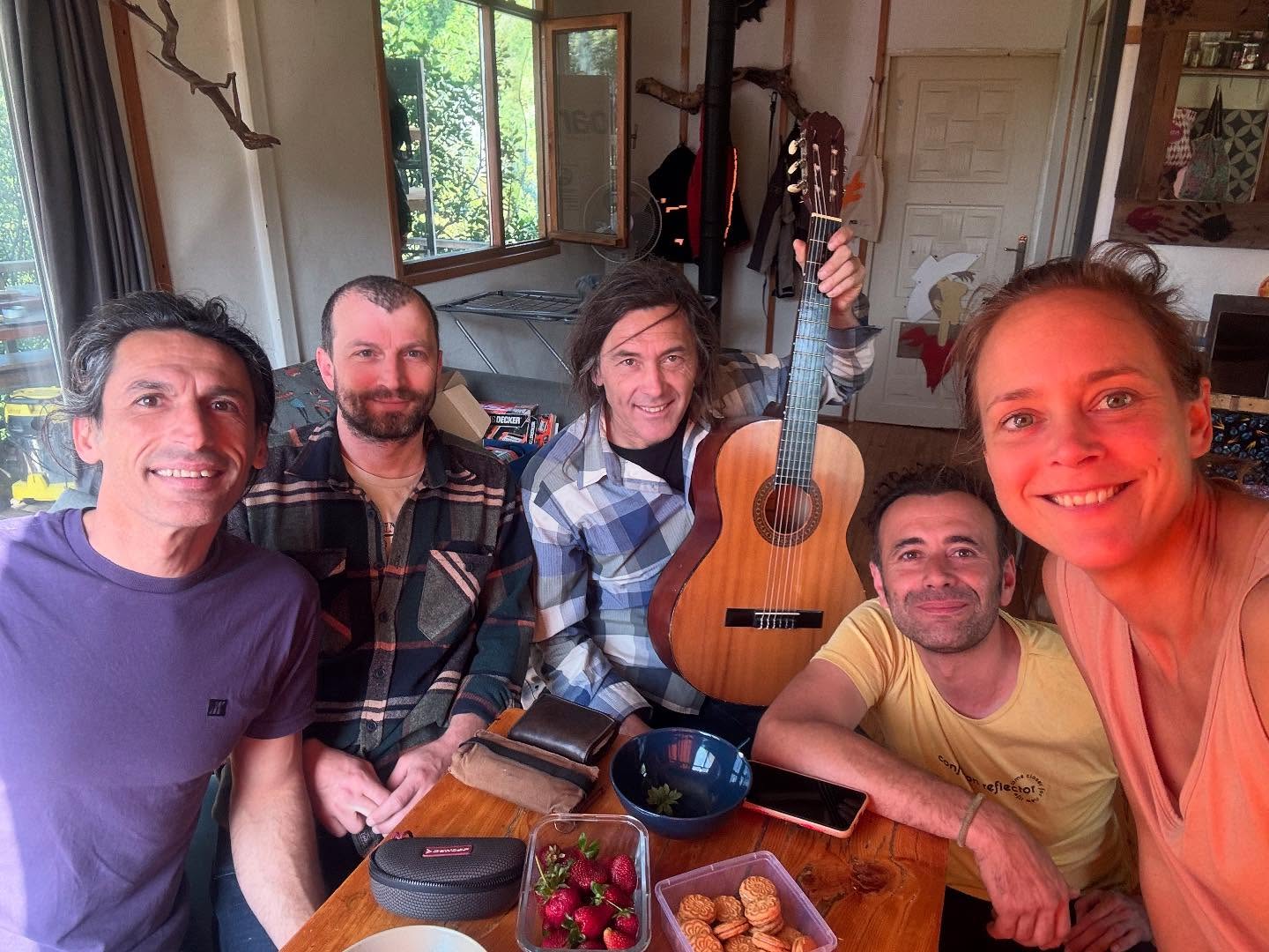 Bolting Antalya meeting this morning 🤗 We talked about the Re-bolting days in May, donations 2025, the eco-toilet and the end of the season Re-bolt gathering. But whoops! We got interrupted by a truck fire in front of Canyon sector 😬 A good reminder of the growing risks of wildfires, so new topic for next meeting - wildfire control 🙏
#rebolting #boltingroutes #cragmaintenance #climateaction #wildfires