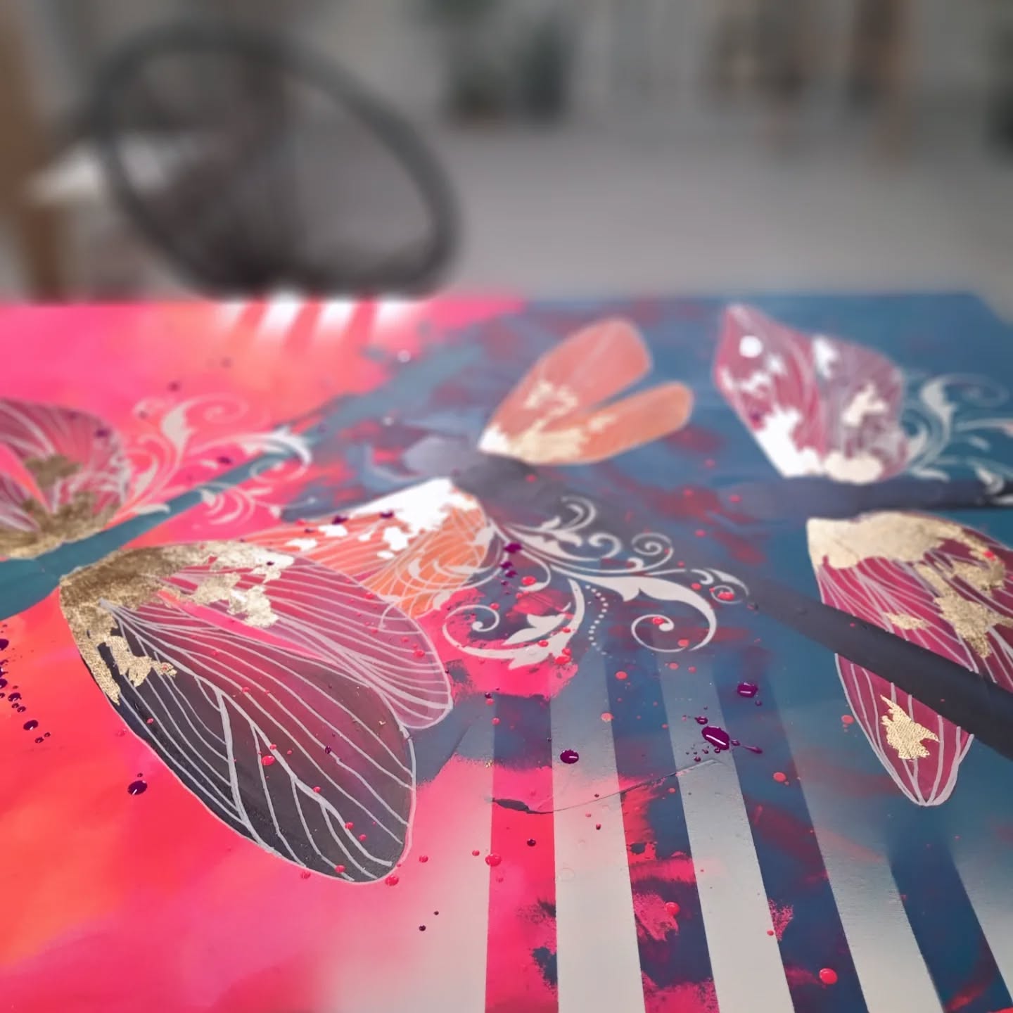 Leuchtende Farben, kraftvolle Kontraste, lebendige Energie. 🎨✨
Meine Kunst darf strahlen, bewegen und auffallen – so wie das Leben selbst: intensiv, unvorhersehbar und voller Licht.
Jede Farbexplosion erzählt eine eigene Geschichte.
Neona Mare Art – wenn Farben sprechen.
#neonamareart #farbeistleben #kraftderfarben #leuchtendekunst #modernart #kunstliebe #farbenexplosion #kreativesein #kunstmitenergie