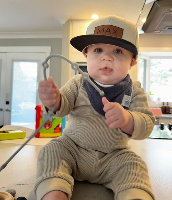 Max is ready for this summer weather 😍☀️