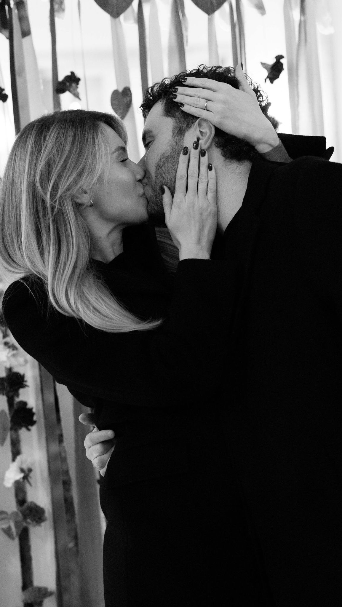 Our Valentine’s Day 🩷
𝘝𝘪𝘭𝘭𝘢 𝘌𝘴𝘦𝘯𝘨𝘳𝘪𝘯𝘪 𝘔𝘰𝘯𝘵𝘢𝘭𝘣𝘢𝘯𝘰
Details
Location: @villa_montalbano
Catering: @madonninacogliate
Video & Photo: @soldanofoto
Flower: @alice_flowerstylist
Dj: @djhermanndj
Casino: @funcasinoitalia
***********************************************
#soldanofotografia #soldano #leica #leicasl3 #leicalook #italianweddingstyle #italianweddingplanner #weddingdecor #weddingtime #weddinginspiration #italianweddingphotographer #weddingdetails #weddingdetailshot #weddingphotography #husbandandwife #venuescouting #dressed #milano #varese #svizzera #instalike #weddingreportage #love #matrimoniocom #dress #flower #svalentino #svalentinesday