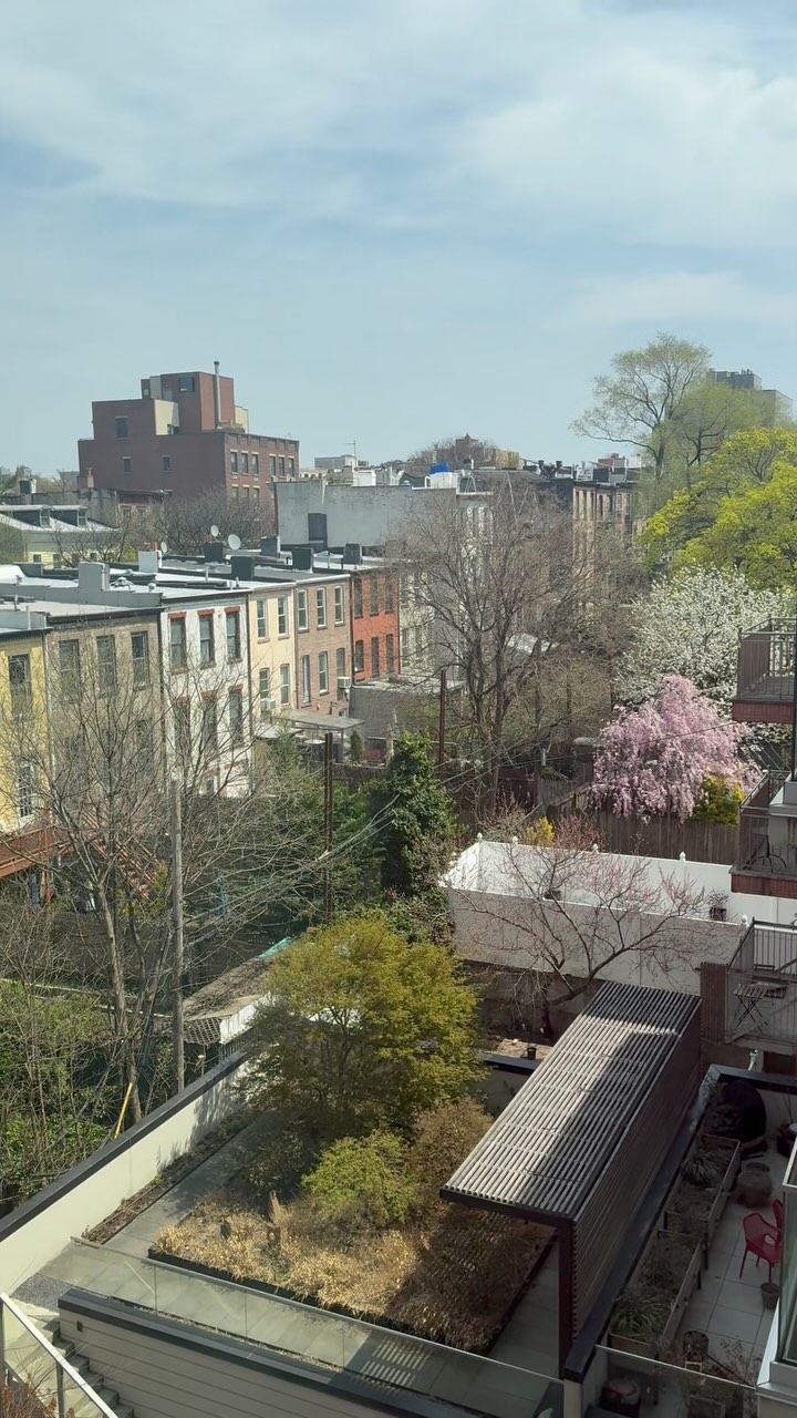 Welcome to Greenwood Heights life at The Arbor 18!
.
.
.
📍181 18th street #501
.
.
.
Building Amenities:
Yoga Studio
Infrared Sauna
Washer/dryer in unit
Washer/dryer in building
Pet Spa
Storage unit
Gym
Common Zen gardens
Common outdoor space
Rooftop with Grills
Common media/recreation room
Playroom
Spa
Full-time doorman
Package Room
Bike Room
Lobby Stroller Storage