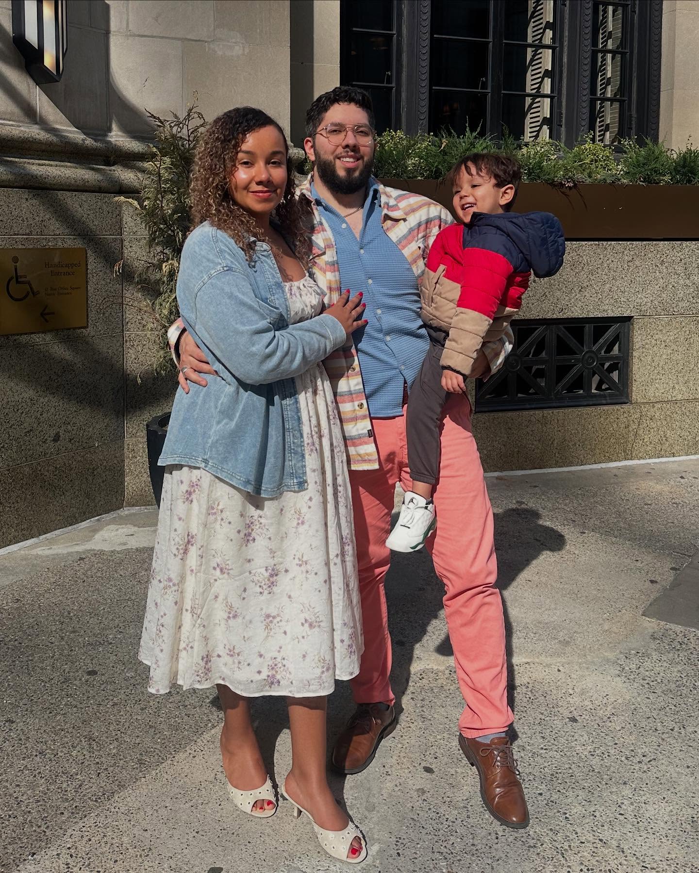 ¡Ha resucitado! He is Risen! 🙏🏼 Feliz Pascua! Happy Easter from our family to yours!