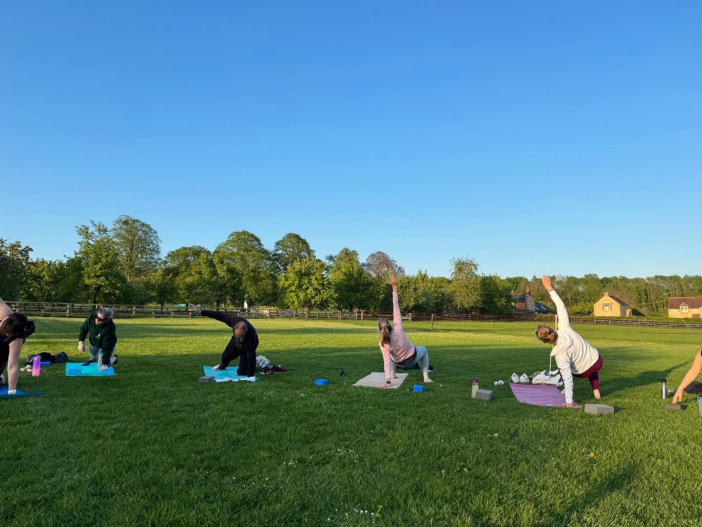 Photo dump!
1. The return of field yoga at Overbury
2. More field yoga tonight
3. The neighbours were intrigued
4. Recording next week’s zoom when a Chinook catches the canine eye! 🚁
5. & 6. The garden 🪴
#outdooryoga #overburyyoga #overburylife #onlineyoga