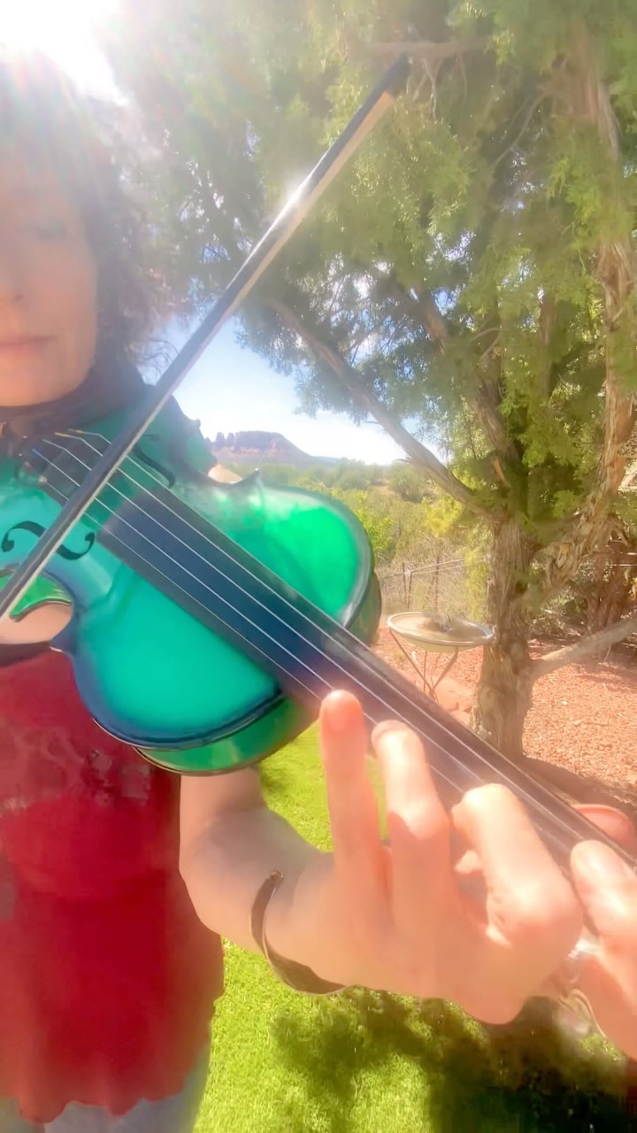 Once I was a light beyond time
Once my hands wove the sky
my breath stirred the tides…
“Starborn”
micro-film by Starry Venus
Links in bio, or watch on Insta
#sedona #violin #sitar #harp #starryvenus #starborn #stupa #magic #miracles