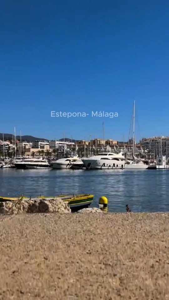 📍 Málaga 🇪🇸 🏘️ Exclusive building in the heart of Estepona with 2 duplex featuring terraces and a spacious first-floor apartment.
🫴 Direct seller 💰 Comission free
Just contact us
#investmentproperty #polacywhiszpanii #immobilier #immobilien #eiendom #offersale #immobilieninvestition #malaga #luksusowenieruchomosci #luxurylifestyle
