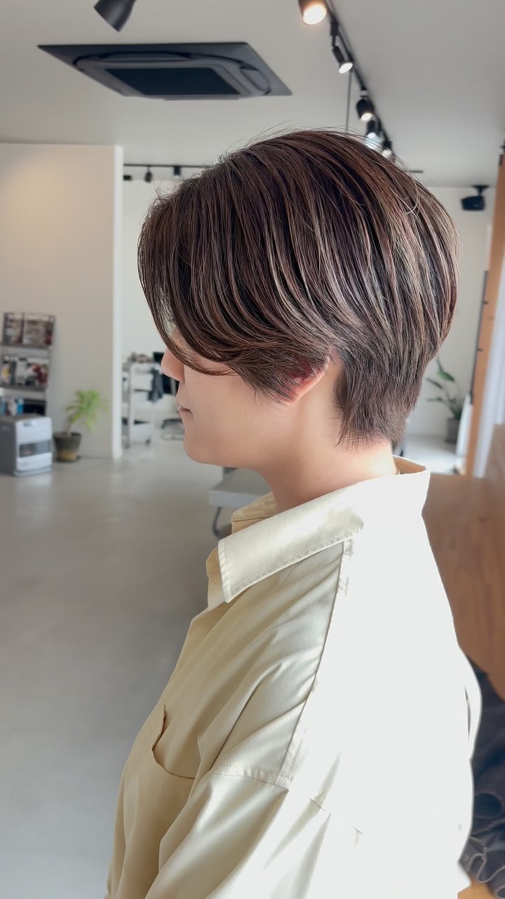 glonz hair公式Instagramです‼️
.
.
glonz hair1F @glonz2020
glonz eyelash2F @kanae2020glonz
NEGUNARU 脱毛・Esthetic salon2F @negunaru
.
.
4月も沢山のご予約有難う御座います🙇♂️
4月はsold outですが時間外などご相談でご案内できます🥰
.
.
.
glonz hair2025年4月の定休日のお知らせです‼️
.
4月・5月は通常時より定休日が多くなっております✂️
2025年5月ご予約空き枠少なくなってきております😱
長時間かかるメニューをご希望のお客様は、早めのご予約よろしくお願いします🥺
.
最近、予約時間直前の当日キャンセル増えてきています。
止むを得ず当日キャンセルの場合は必ずご連絡ください。
.
当日無断キャンセルは、次回来店時に前回希望していたメニュー代金100%頂いてからの施術になります。
場合によっては次回ご予約お断りします。
周りのお客様にご迷惑になりますのでご注意ください。
.
.
.
2025年5月定休日
4日(日)
7日(水)
14日(水)
20日(火).21日(水)
28日(水)
.
.
.
上記のお日にちは出勤しておりません🥺
.
.
長時間かかるメニューなどは、ご予約とりにくくなっておりますので、早めにご連絡頂いた方がスムーズにご案内できます🥺
.
.
月によって定休日が変動いたします🙇
ご注意下さいませ❗️
.
一人で最初から最後まで施術をして仕上げますので、お電話に出れない場合がごさいますので、留守電にお名前とご用件を残して頂きましたら、こちら折返しおかけいたします✨
LINEでしたら手が空き次第お返しいたしますので、LINEでお気軽にお問合せください🤩
.
.
✨予約専用LINEで予約受付開始いたしました✨
.
▷glonz予約専用LINE@◁
【 @kawasaki-t 】
※ @も含めて検索して下さい。
こちらのLINE@はヘアサロン専用になります。
ご注意下さいませ❗️
.
.
ご予約や空きの確認はLINEでお気軽にお問い合わせ下さい😊
.
glonz
997-0117
山形県鶴岡市大宝寺中野92-52
0235-64-0686
https://www.glonz2020.com
.
.
#美容室glonz #ヘアサロンglonz
#glonz #美容室 #美容師 #山形県
#鶴岡市 #酒田市 #山形市 #庄内
#鶴岡市大宝寺 #鶴岡市美容室
#2020年8月1日オープン
#キュート #可愛い
#ヘアスタイル #髪型
#レイヤーボブ #くびれボブ
#くびれボブミディ
#ハイライトカラー #デザインカラー
#イルミナカラー #アディクシーカラー
#ショートヘア #ショートボブ
#ボブ #コテ巻き
#髪質改善トリートメント
#sun3ヘアオイル