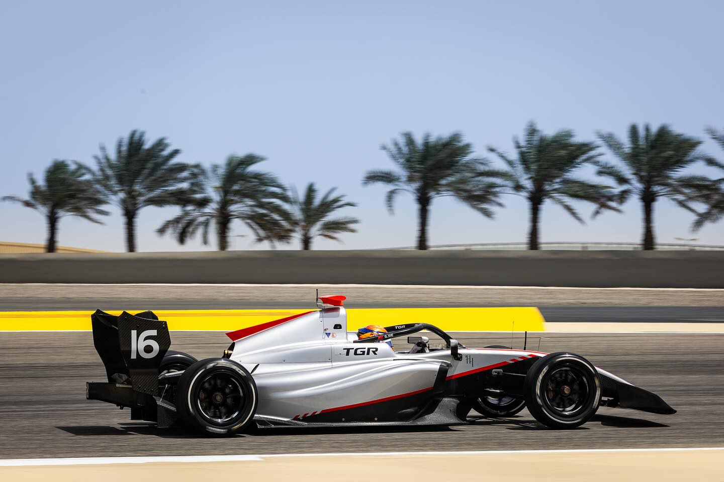 Tough weekend here in Bahrain. Not the results we wanted and we can only learn from the experience and eyes forward. One month until round 3 in Imola, until then we will study the data and keep pushing ahead. P26 in the feature race, put this one behind and eyes forward.
#f3 #formula3 #bahrain #bahraingrandprix #racer #racing #race #racecar #hitech #motorsport #fia