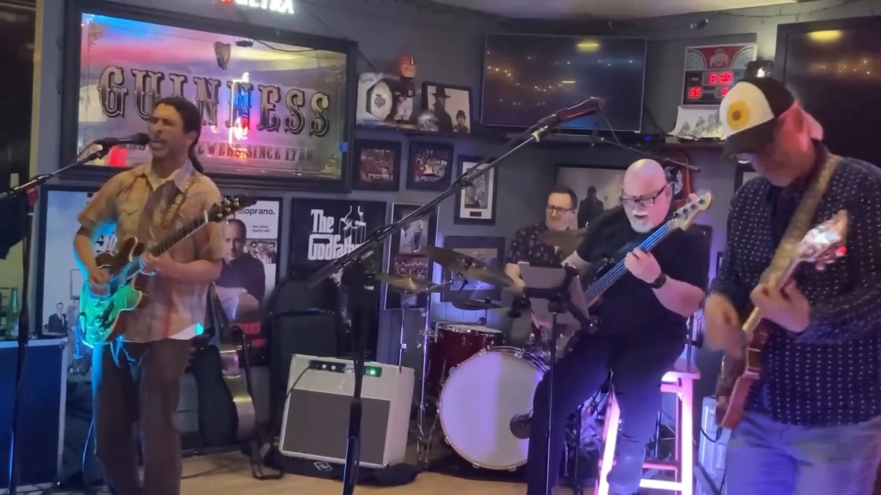 🎸🎶 Thanks to everyone who came out to The Oak Saturday! That was a rocker! 🤘🔥 We are back at the @indiaoak_grill on July 18 — can’t wait to see you there! 🎤🎉
Big thanks to @okaynye 📹 for capturing some epic video of @mohillgonzo getting super groovy! 🕺✨