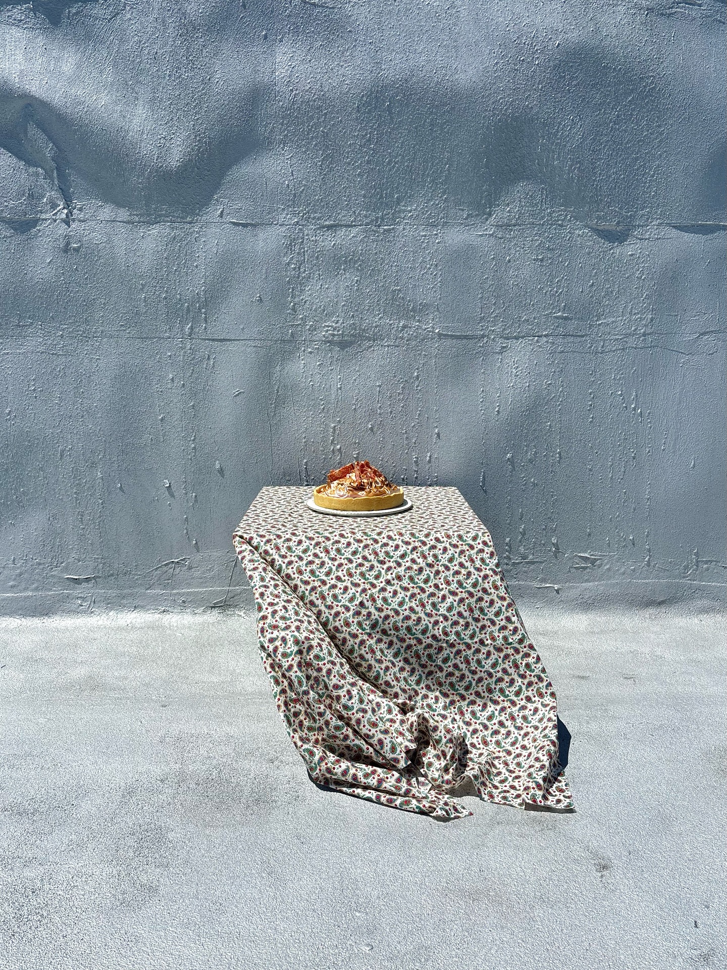 Grapefruit meringue tart with a dark chocolate shell and raspberry meringue
🌸Final recipe now posted on my website link in bio
A more refined crust to come… I lost my tart pan so I’ve been improvising
#recipes #baking #nycbaker #brooklyn #brooklynbaker #dessertoftheday #cookingforfriends #cookingforamici #tart #dessertrecipe #customecake #custombaker #nyccustomcakes #privatechef #nycprivatechef