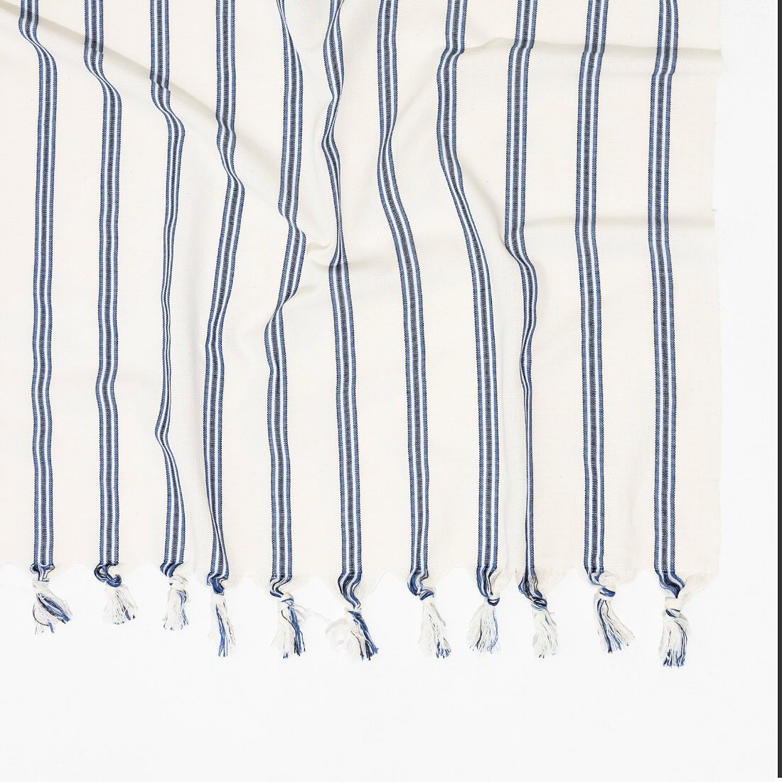 Soft, breathable, and crafted to last. Our Saks towel is made for slow mornings and golden hour dips. 🌅
Available now at www.finegrid.shop
#slowmade #naturaltextiles #finegridhome