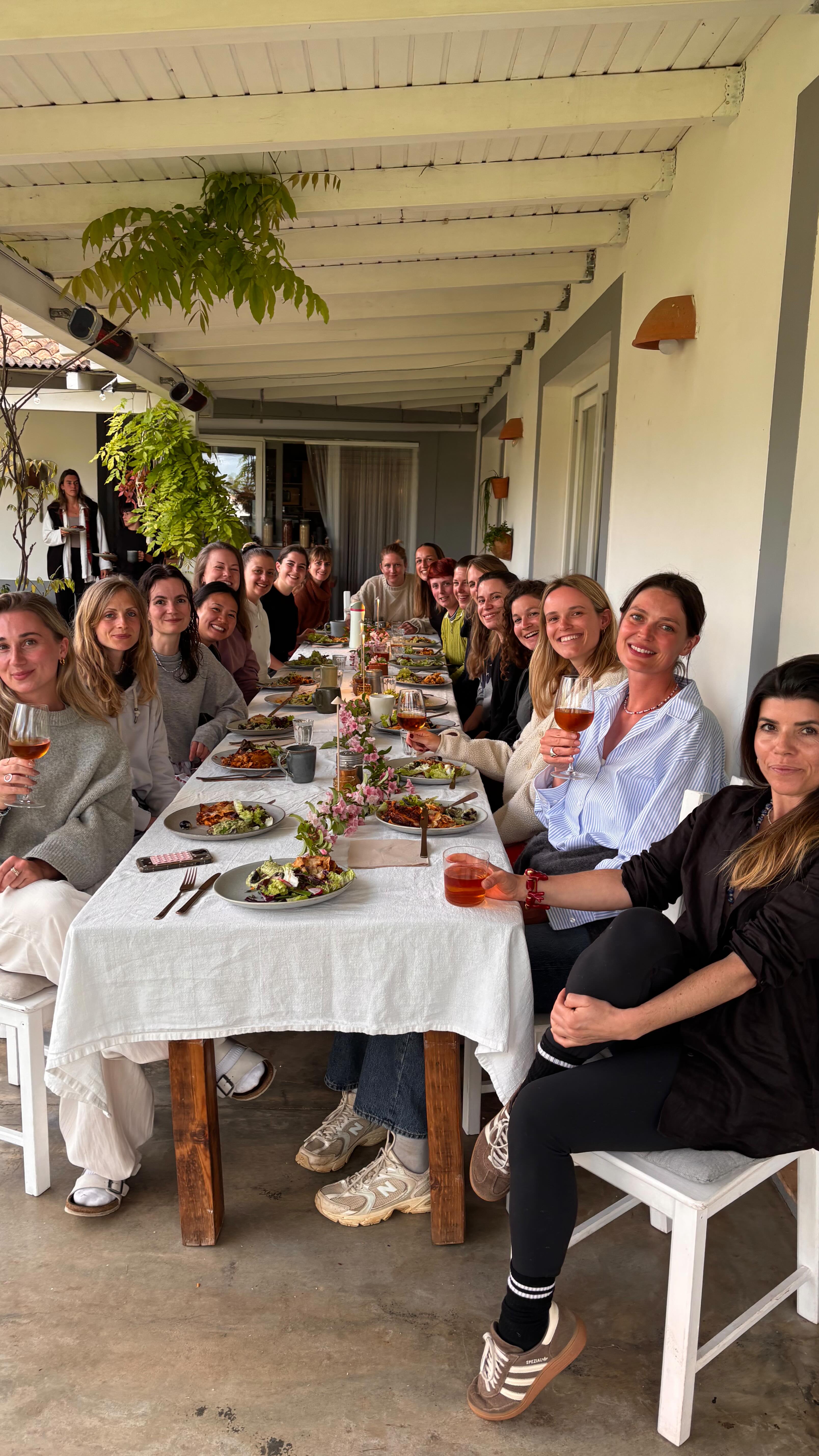 Slow Living: Portuguese edition 🐌🇵🇹
Can’t say or admit that I fully slowed down, but I did move my body in a conscious and connected way through movement, breath, yoga and dance. ✨🙏🏼✨
I feasted daily on a purely vegan/vegetarian diet, with only 1 bar of choc and 1 Magnum icecream consumed the whole bloody week! Oh 2 pastel de natas too..do they count?! 😂
My digestive system was singing and my skin looked amazing at the end of the week. So, it’s time@to put away the Easter eggs and get back to that clean living a few days a week.
Anyway, this part of Portugal was so beautiful and the team @cocoonportugal are just the bloody best.
Longing for that nature and space again.
Thank you Andrea @insync.club & @alexa__valentin for this gorgeous week and THANK YOU to all the Chica’s who were there on the same ride, enjoy community and comfort ❤️💚