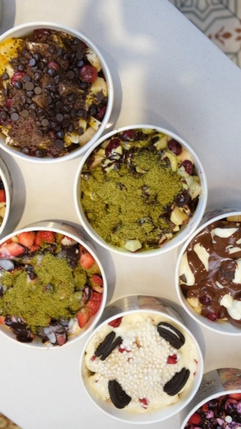 Waffle severler burada mı?
Tatlı bir atölyede, dilediğin kadar sos, meyve ve bolca mutluluk seninle! ☕🥞
Kahveni al, en renkli malzemeleri seç, kendi lezzet şaheseri waffle’ını yarat!
Tatlı krizine çözüm: Atölyemizde lezzet sınır tanımıyor! 😋✨
#waffle #waffles #wafflesinturkey #waffleatolyesi #wafflelovers