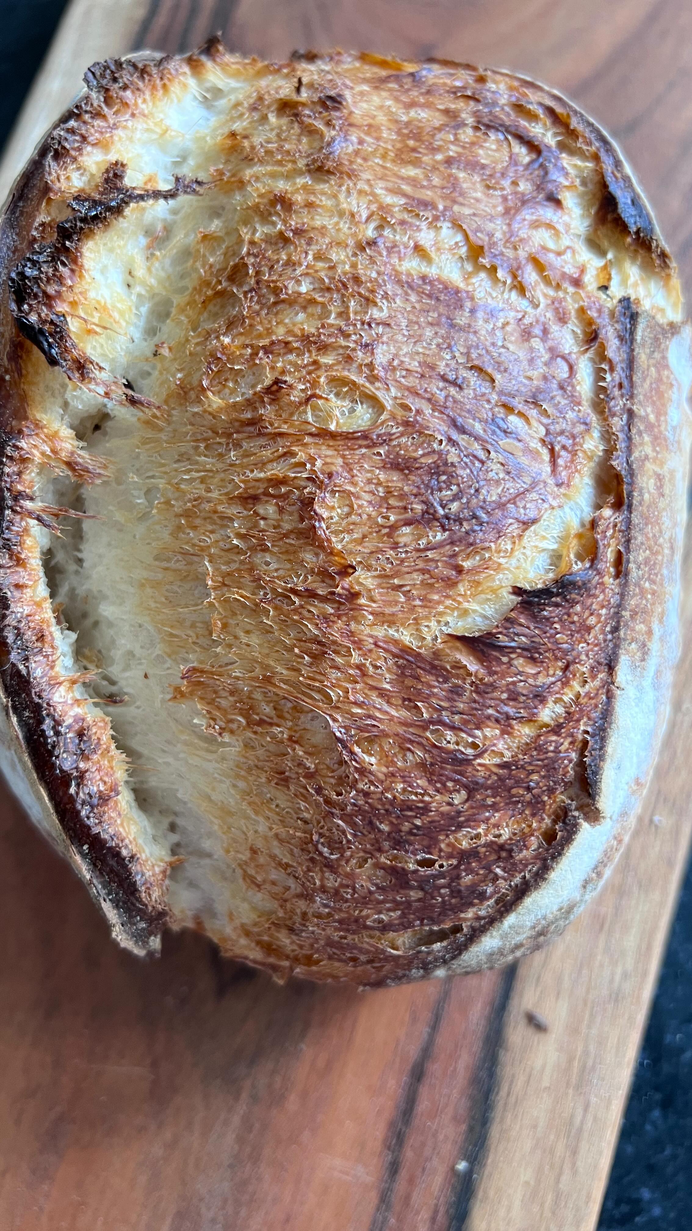 From sticky blob to beautiful loafā watch the magic of sourdough shaping unfold.
#SourdoughLove #ShapingMagic #Bread #sourdough