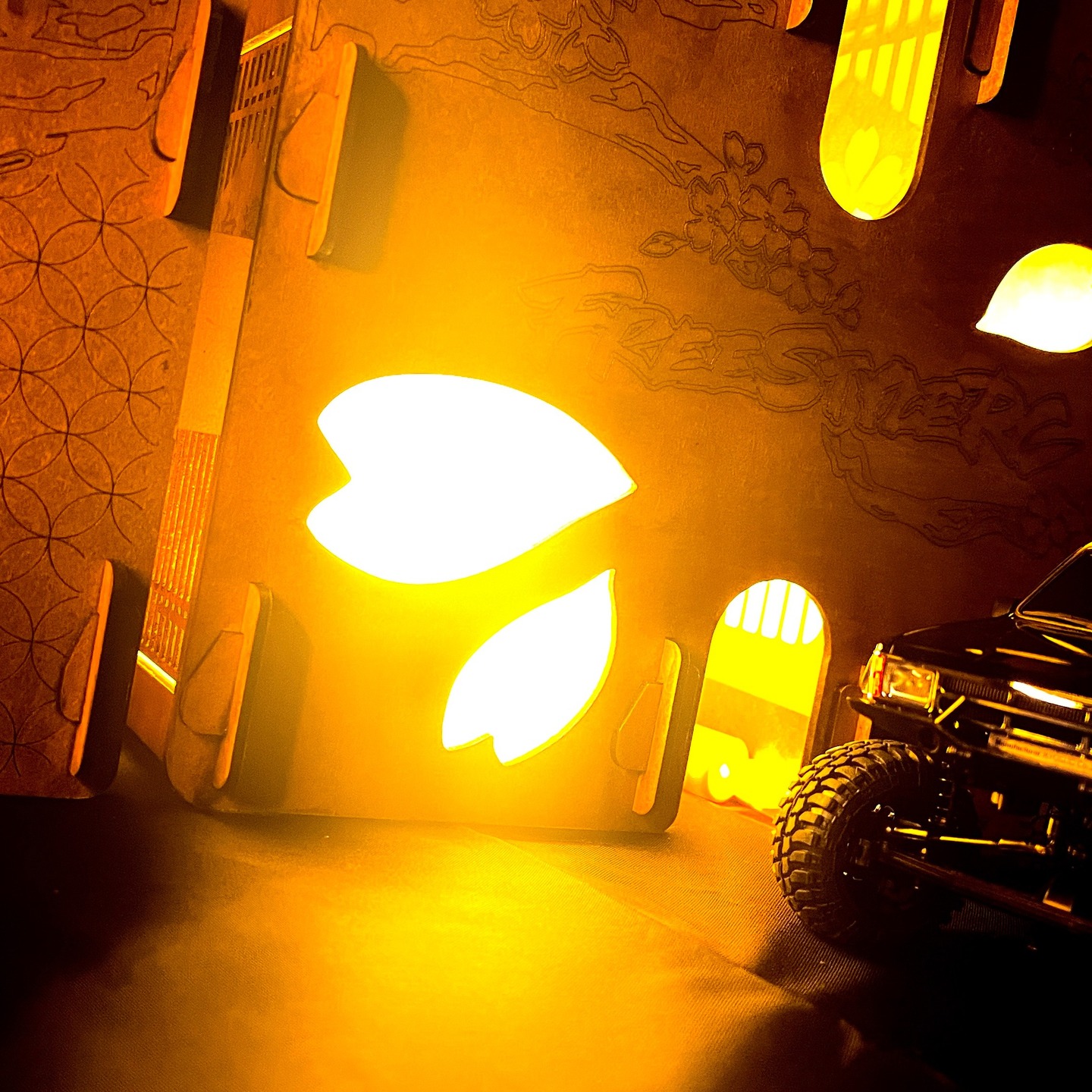 🌟 New Release: Angle Mountain 北岳ーさくらー
Now Officially Launching! 🌟
A Japan-inspired model, featuring elegant sakura (cherry blossoms) and traditional andon lantern motifs.
This is a USA-exclusive edition, available only on Amazon.com.
Don’t miss this fusion of craftsmanship and culture – designed for RC enthusiasts with a taste for the extraordinary!
#FREESTYLERC
#AngleMountain
#RCcrawlerGear
#RCaccessories
#JapanInspired
#SakuraStyle
#AndonDesign
#ZenMeetsRC