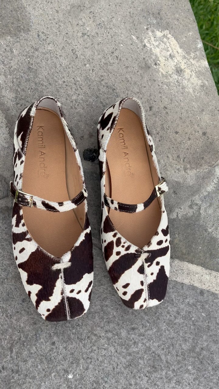 Nuestros flats Eva ahora en versión Vaquita
¿Quieren que las saquemos en stock?
