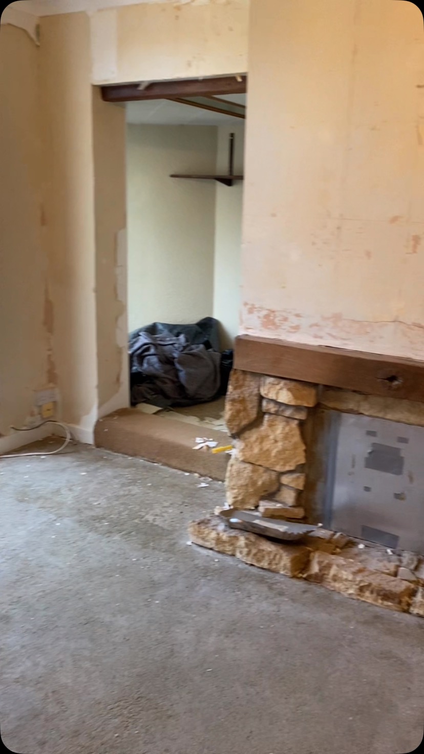 Progress 👏👏👏👏
#cutandalterhouserenovation #housereno #progressupdate