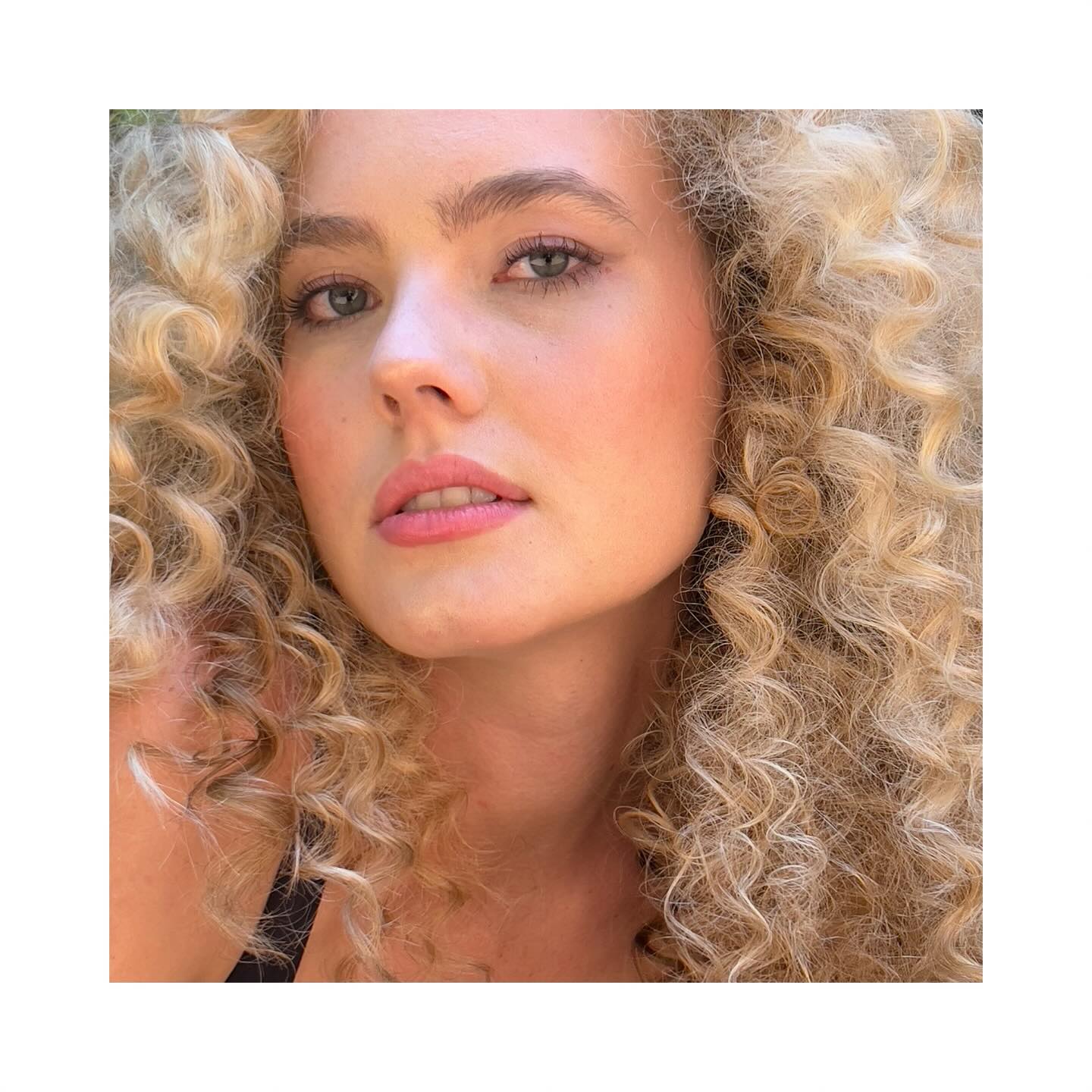 Blonde all summer long 💛
Modern muse in motion—defined by texture, lit by instinct. This is beauty with edge.
#EditorialBeauty #ModernMuse #CoutureCurls #HighFashionHair #BeautyEditorial #RunwayReady #CuratedGlow #StyleStatement #TexturedElegance #FaceOfNow #glynnjonessalon #salon #dmvsalon #curlspecialist