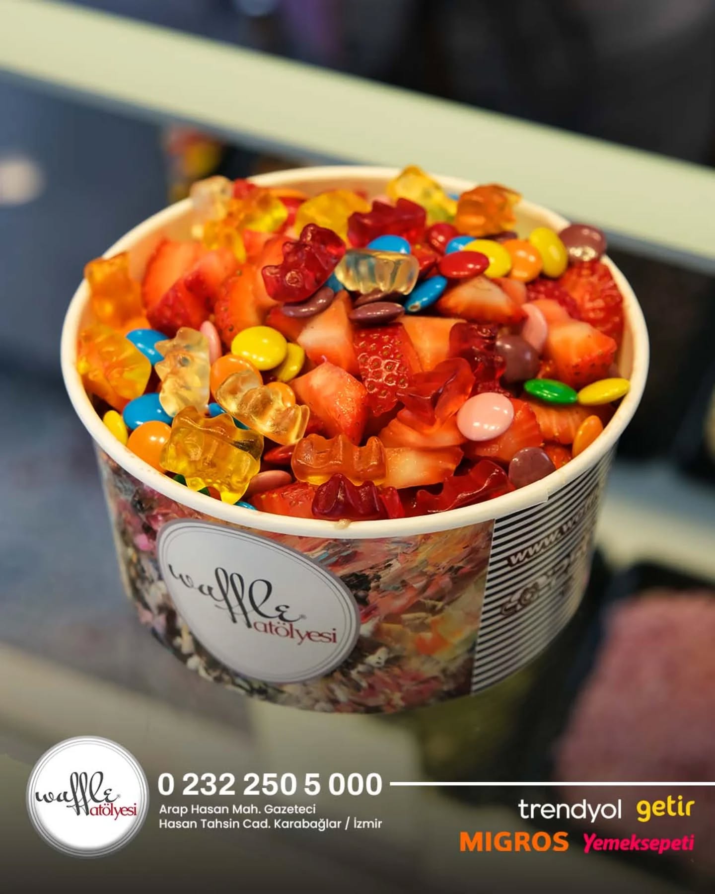 Rengarenk lezzetler burada buluşuyor! 🎨🍓
Miniklerin favorisi “Kids” tam bir mutluluk bombası! 🍭 Çilek, rengarenk drajeler ve jelibonlarla dolu bu lezzet, çocukların yüzünü güldürmek için hazır! 😋💥
Tatlı bir mola vermek isteyen herkese: Waffle Atölyesi'nde sizi bekliyor!
📍 Arap Hasan Mah. Gazeteci Hasan Tahsin Cad. Karabağlar / İzmir
📞 0 232 250 5 000
Sipariş için 👉 Trendyol | Getir | Migros | Yemeksepeti
#WaffleAtölyesi #KidsWaffle #TatlıKaçamak #İzmirLezzetleri #MutlulukBurada