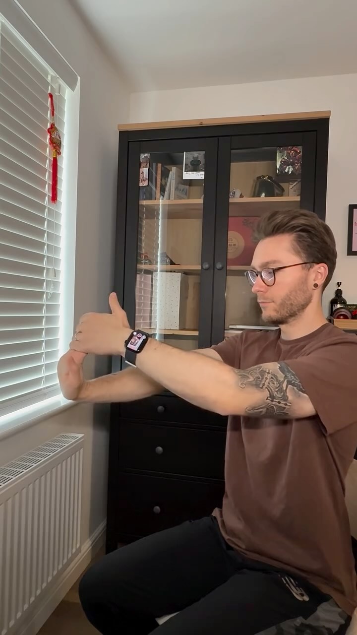 Sitting all day? These 5 quick stretches are your deskbound rescue. 💻🧘♀️
Tight neck, stiff shoulders, cranky lower back — it all adds up when you’re glued to a screen. But just a few mindful movements can make a big difference. Try these right at your desk — no equipment needed!
✔️ Neck Rolls
✔️ Seated Spinal Twist
✔️ Shoulder Shrugs
✔️ Forward Fold
✔️ Wrist & Forearm Release
Take 5 minutes. Hit reset. Your body will thank you. 🙌
👉 Save this Reel for your next stretch break!
#DeskStretches #OfficeStretchBreak #MobilityMatters #WorkdayWellness
#StretchItOut #PhysioTips #PostureSupport #AndoWellness #BodyRelief
#WellnessReel #QuickStretch #WorkFromHomeHealth #FeelBetterMoveBetter