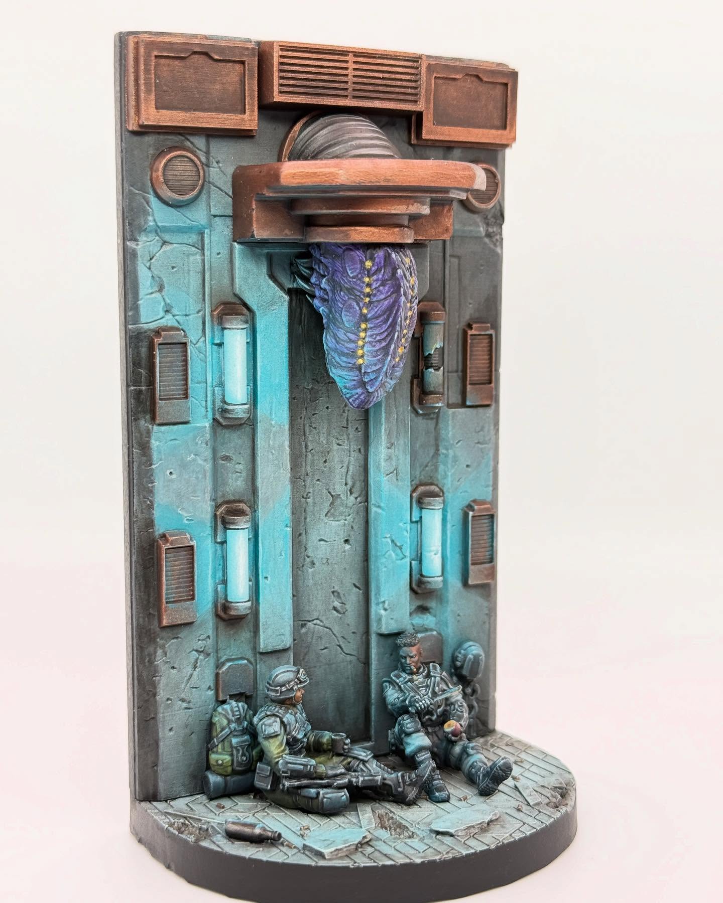 A couple of angles of the diorama I did for the recent @ttcombatuk Kickstarter. I enjoyed getting some good character from the faces!
https://www.kickstarter.com/projects/ttcfm2/striketeam-commander?ref=nav_search&result=project&term=Striketeam&total_hits=1
#striketeamcommander #battlezonecommander #ttcombat #ttcombatminiatures #ttcombatcommunity #ttcombatpaints #commissionpainting #paintingminiatures #wargaming #tabletopgames #tabletopminiatures #miniaturepainting #minipainting #miniwargaming