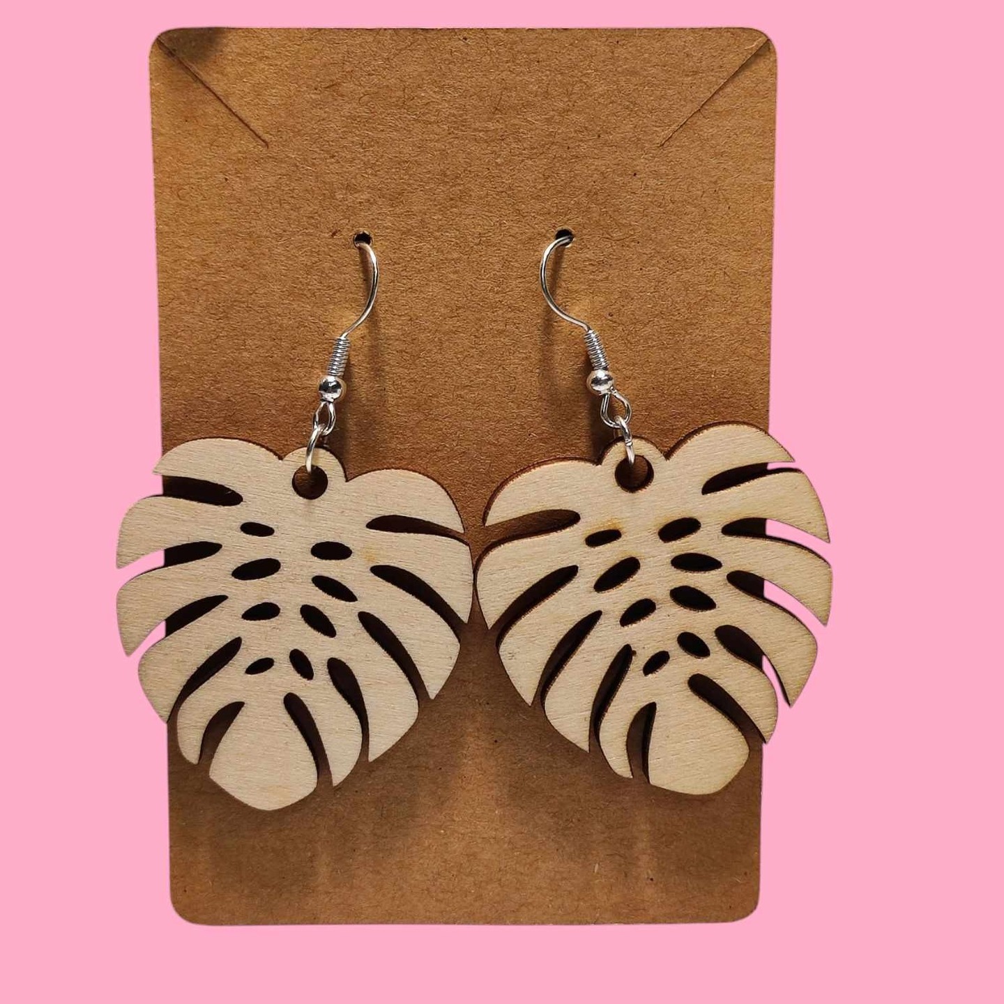 Koivuvaneri korvakorut
#kaiverrus #laserleikkaus #korvakorut #kõrvarõngad #käsityö #handmadecrafts #lahja #lahjaäidille #lahjaystävältä