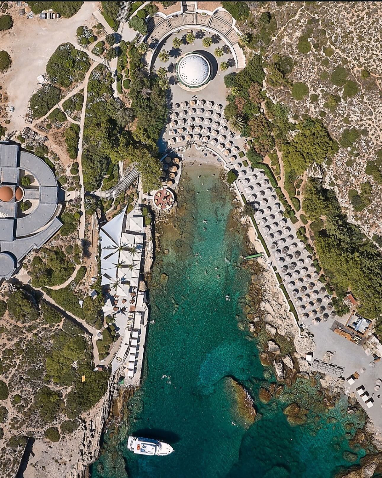 Experience Rhodes like never before.
Step aboard the Little Train and enjoy a relaxing ride to the breathtaking Kallithea Springs — a destination known for its history, architecture, and crystal-clear waters.
Perfect for families, couples, or solo explorers looking to add a unique touch to their summer holiday.
Click the link in bio and visit our website for tour details, pickup locations, and schedules:
www.littletrainfaliraki.gr