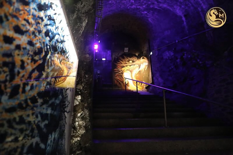 @scaf_oner sâempare du tunnel Obsidian au MX Arts Tour Morlaix comme un dragon retrouve sa taniĂšre đ„đ
MaĂźtre de la 3D ultra rĂ©aliste, il fait surgir ses crĂ©atures des murs comme si elles allaient te sauter dessus đïžâđšïžđš Reptiles, Ă©cailles, griffes et regards perçants⊠ici, la lĂ©gende du dragon nâest plus un mythe, câest une expĂ©rience Ă vivre en face-Ă -face đâĄ
Entre ombre et lumiÚre, Scaf_oner transforme le béton en magie brute. Une claque visuelle, un voyage dans un autre monde.
Tu crois que câest une fresque ? Regarde mieux⊠elle te regarde.
#ScafOner #MXArtsTour #Obsidian #3DArt #StreetArtLégendaire