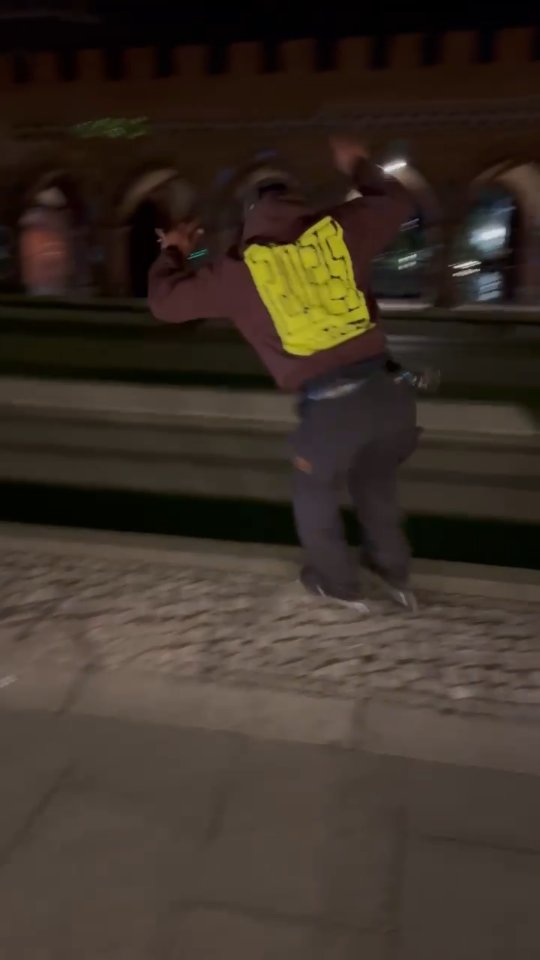 Berlin nights
🎥 @_katado
.
.
.
#inlineskatingberlin #wizardskating #rollerblading #berlintheplacetobe