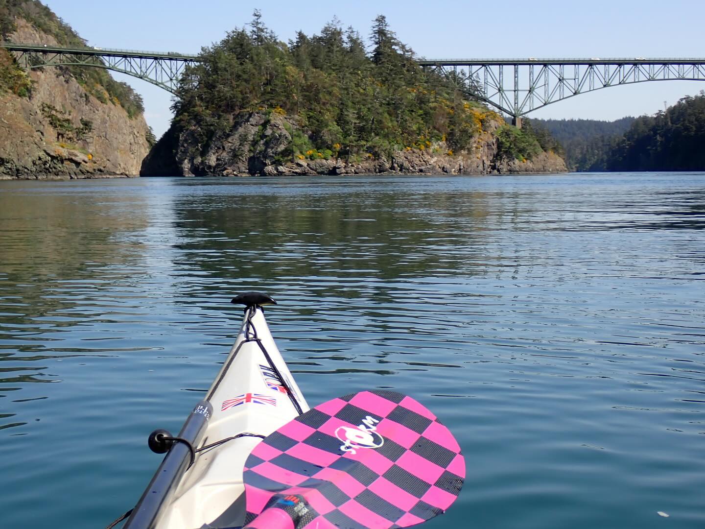 Beautiful, sunny spring paddle out at Deception Pass. Plenty of shore birds hanging around while eddy hopping up and around Pass Island. The boils and whirlpools that form in and around the pass during the ebb are always impressive.
A thanks to @bodyboatblade for helping organise a @phseakayaks Volan to paddle, and looking forward to some future courses in the area 🌊.
@nrsweb
@lendalna
#paddling #paddlesports #seakayaking #adventuresports #adventure #training #outdoors #getoutside