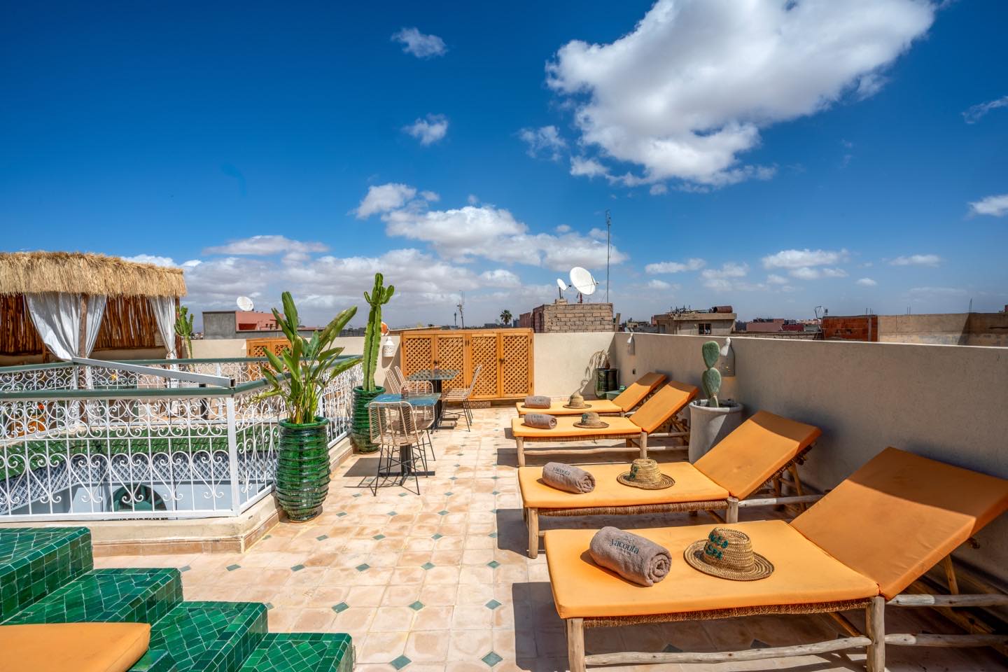 Views on views on views 🌇🔭. #medina#marrakech#rooftop#sun#summer#vibes#riad#unique#experience#Morroco