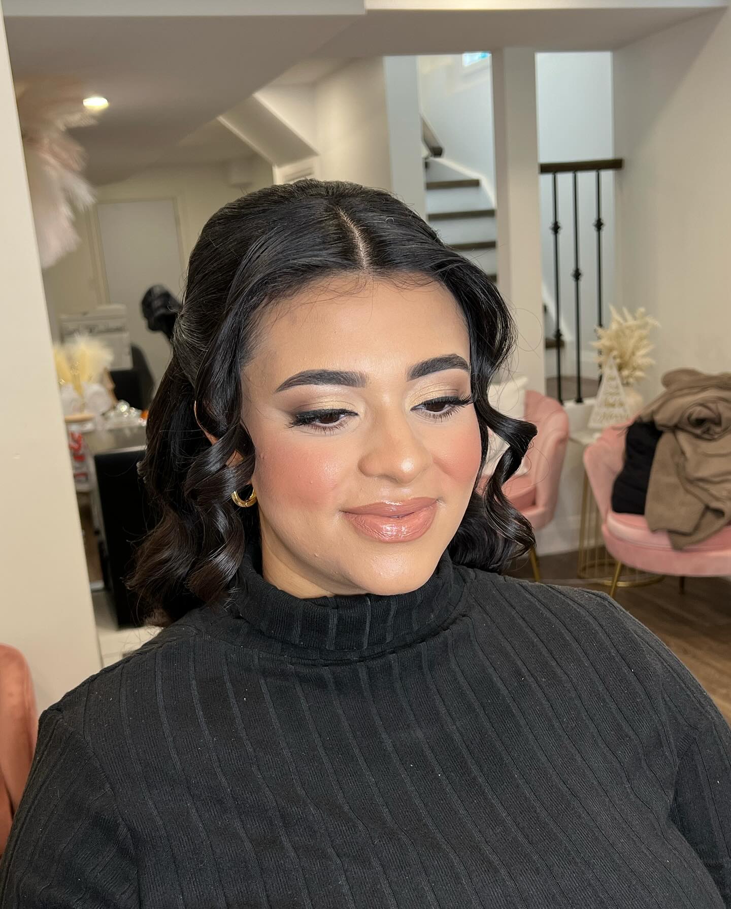 Love the bronze tones on her 😍
makeup by @glambyjo__ hair by @stylesbyjulia__
#browsbyjo#glambyjo#eyebrows#lip#threading#waxing#tinting#shaping#beautiful#binbrook#hamilton#gta#makeup#hair#clients#business#charlattetilbury#tooface#hudabeauty#fantybeauty#nyx#stilla#loreal#laneige#makeupbymario#makeup#wedding#love#creatingmemories