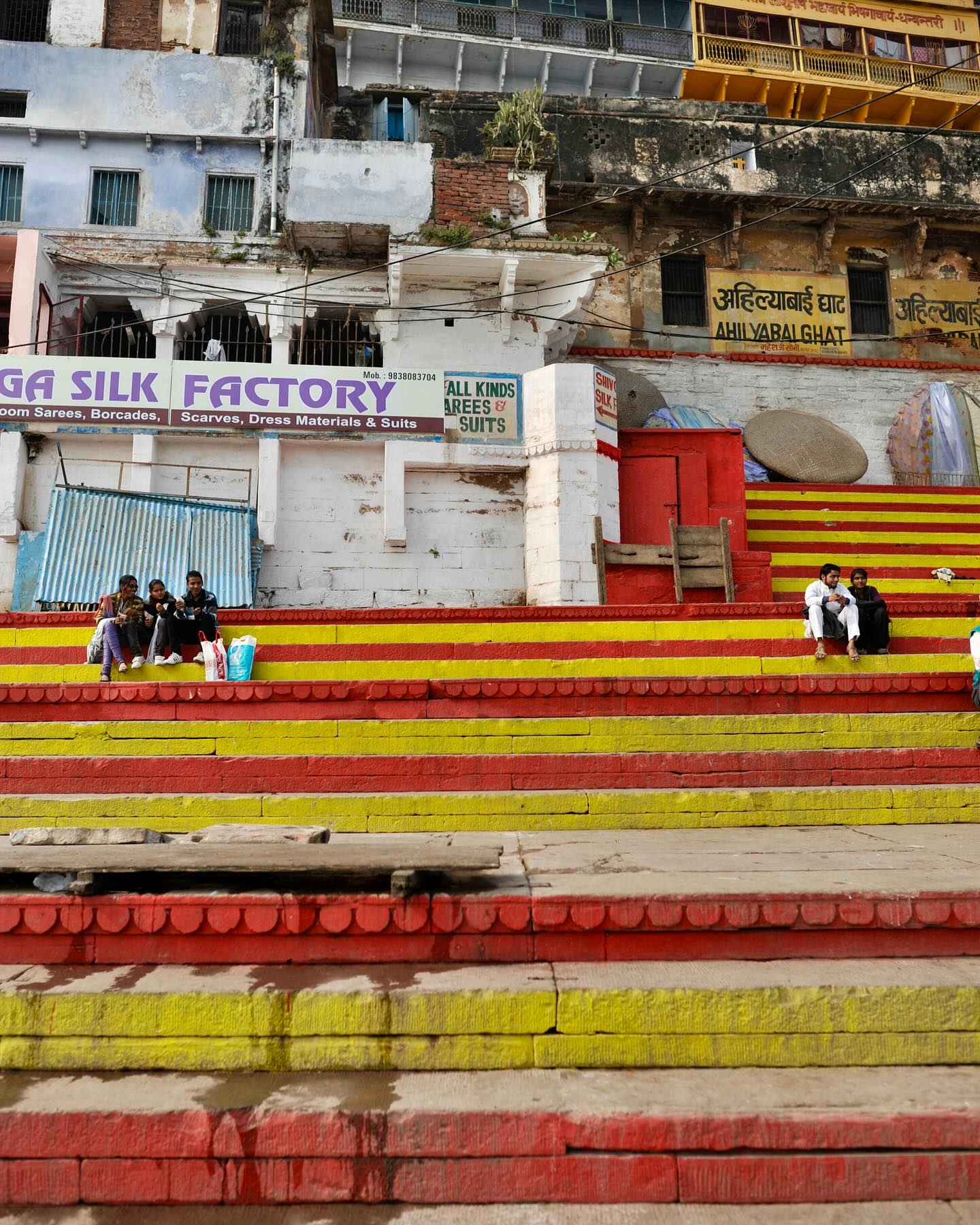 Travelling highlights…. December 2013…. Varanasi - Life played out on the banks of the river Ganges
#travellingtheworld #lifeintechnicolor #amazingplaces #india #travelphotography